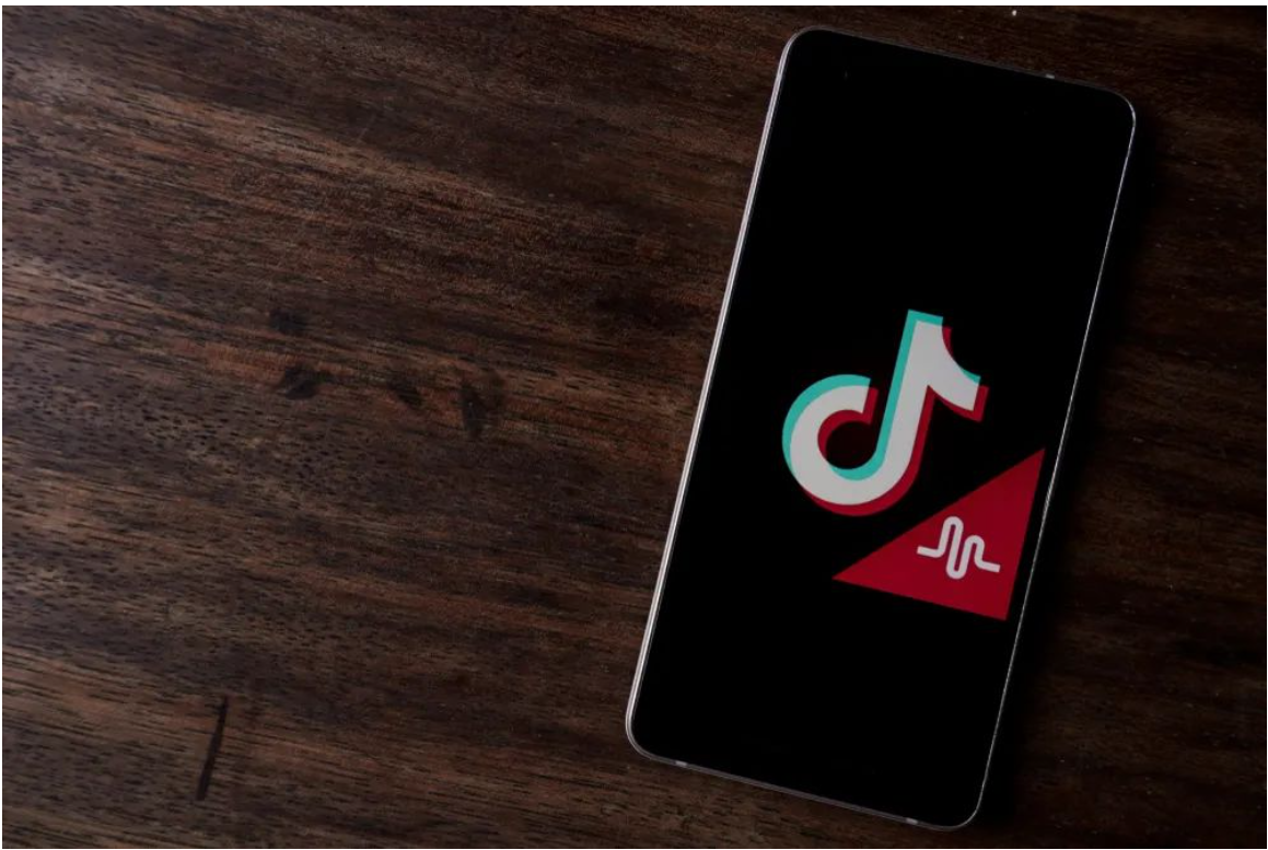 Ahli Kongres AS Menuntut ByteDance untuk Menjual TikTok dalam 165 Hari Dalam enam minggu pertama tahun ini, jualan iPhone di China jatuh sebanyak 24% tahun ke tahun.