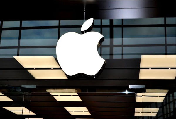 Nilai pasaran Apple melonjak sebanyak $100 bilion kerana ia sedang membuat peningkatan besar